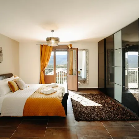 Villa Valle De Olivos